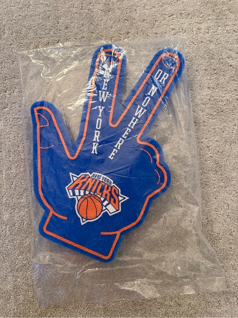 CHAMPS ! New York Knicks Foam Hand Fan Prop